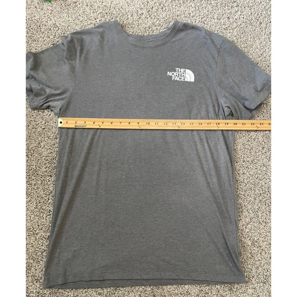 The North Face T-Shirt Mens Large Gray Excellent Camo Box Logo Graphic Tee